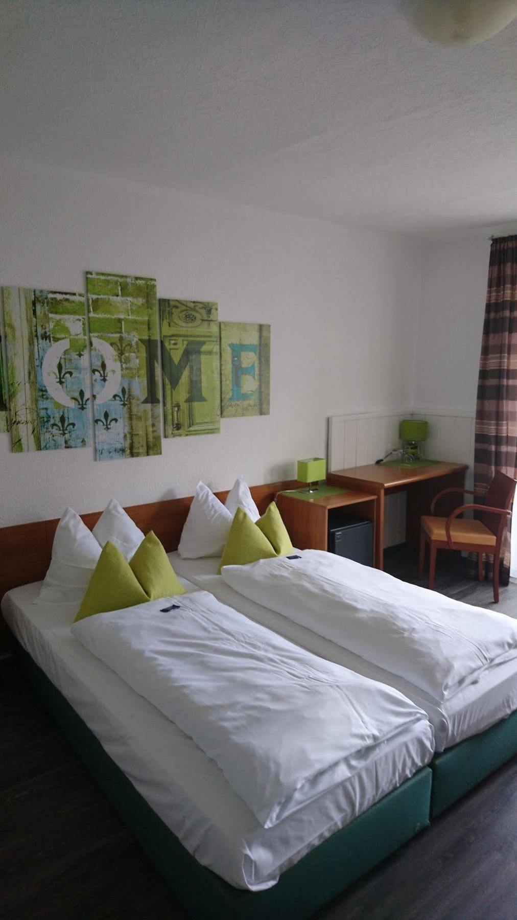 Hotel Deutschherrenhof Trier Bagian luar foto